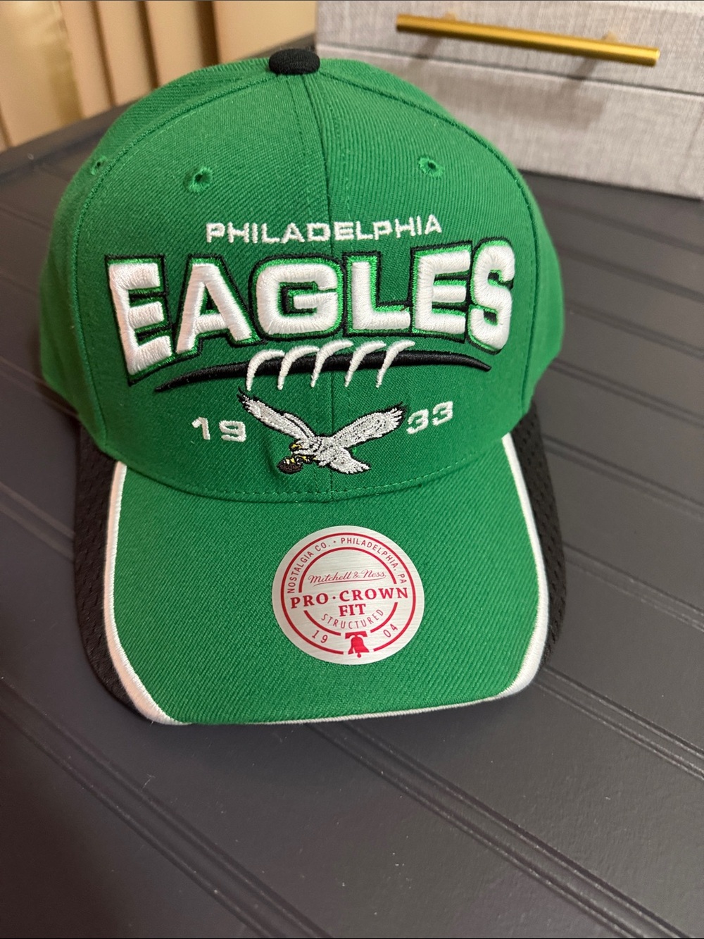 Mitchell & Ness Green Philadelphia Eagles Embroidered Snapback Cap